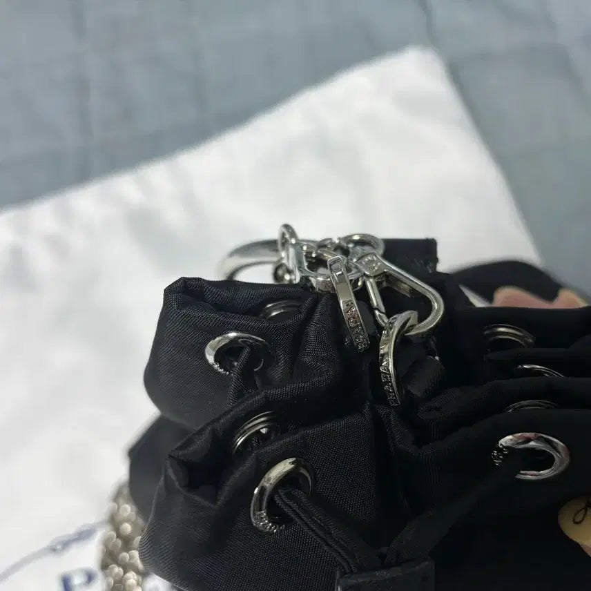 [SOLD OUT] 프라다복조리파우치 체인 버킷백 크로스백