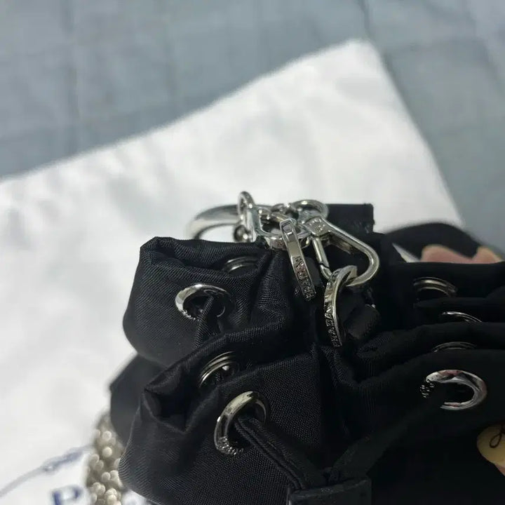 [SOLD OUT] 프라다복조리파우치 체인 버킷백 크로스백