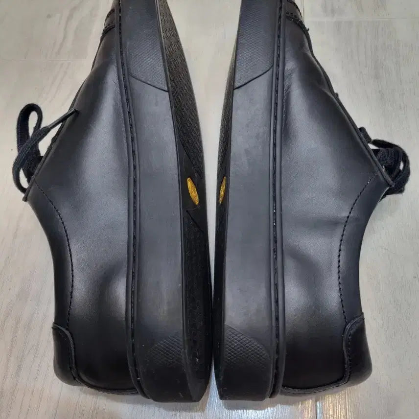 [BUNJANG] Josepht Black Leather Sneakers / 250 조셉트 블랙 스니커즈