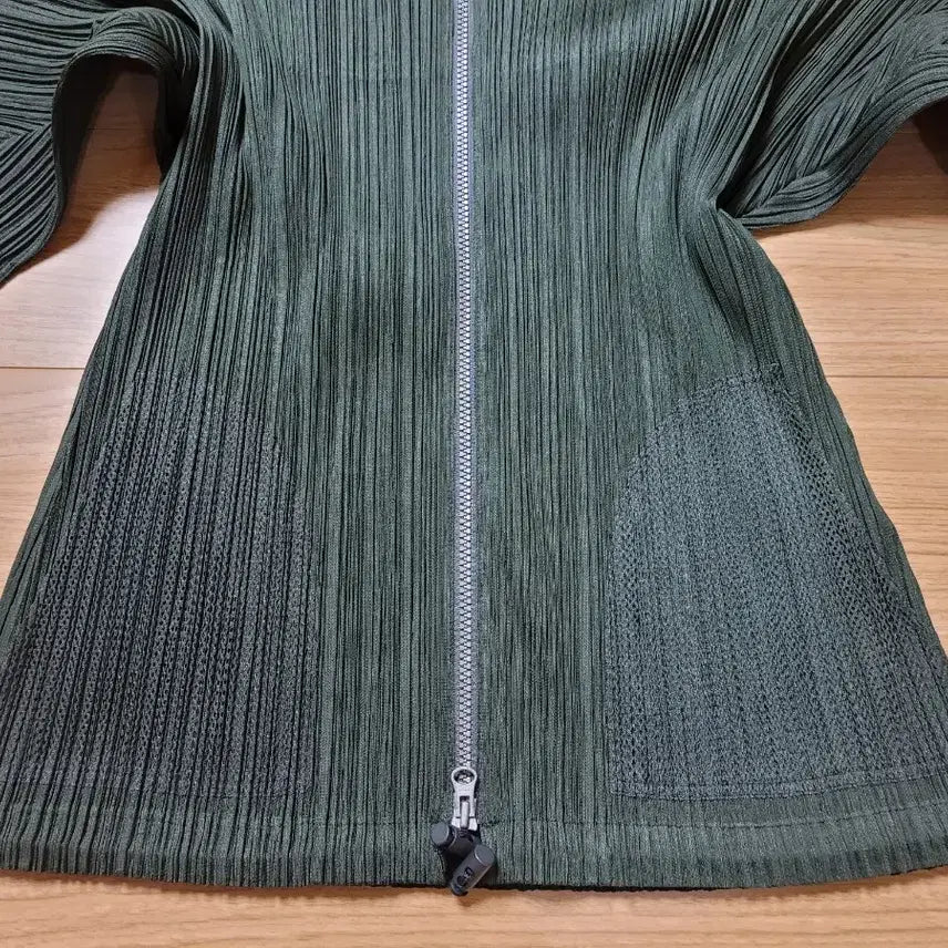 [BUNJANG] Issey Miyake Pleats Please Green Zip-up Jacket Top / 이세이미야케 플리츠플리즈 재킷 고급스러운 집업 자켓 가디건 탑