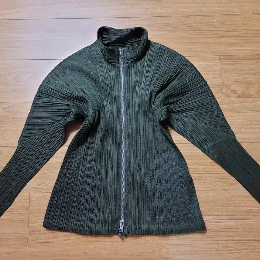 [BUNJANG] Issey Miyake Pleats Please Green Zip-up Jacket Top / 이세이미야케 플리츠플리즈 재킷 고급스러운 집업 자켓 가디건 탑