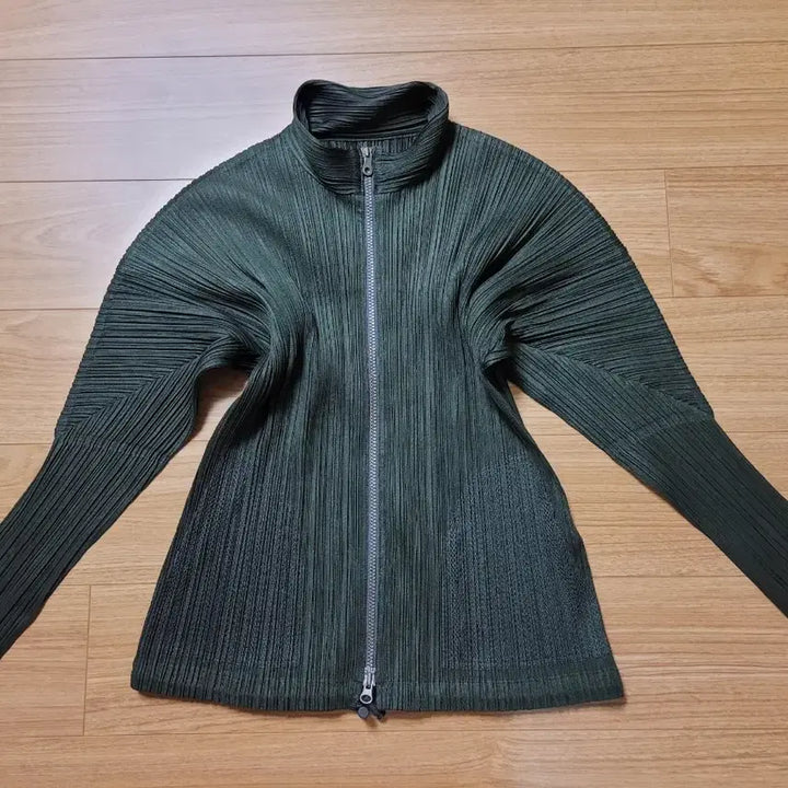 [BUNJANG] Issey Miyake Pleats Please Green Zip-up Jacket Top / 이세이미야케 플리츠플리즈 재킷 고급스러운 집업 자켓 가디건 탑