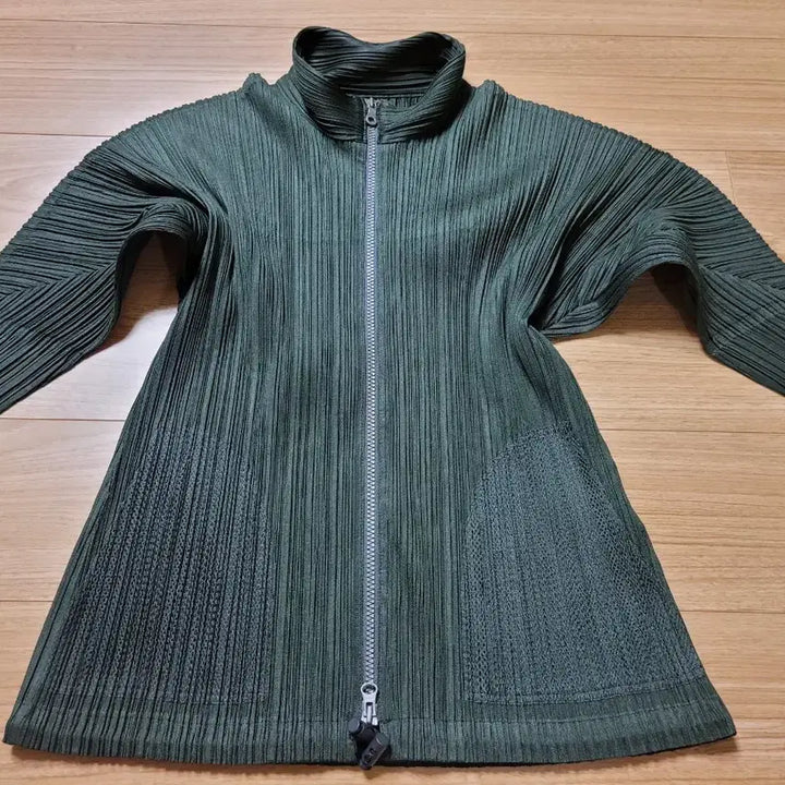 [BUNJANG] Issey Miyake Pleats Please Green Zip-up Jacket Top / 이세이미야케 플리츠플리즈 재킷 고급스러운 집업 자켓 가디건 탑