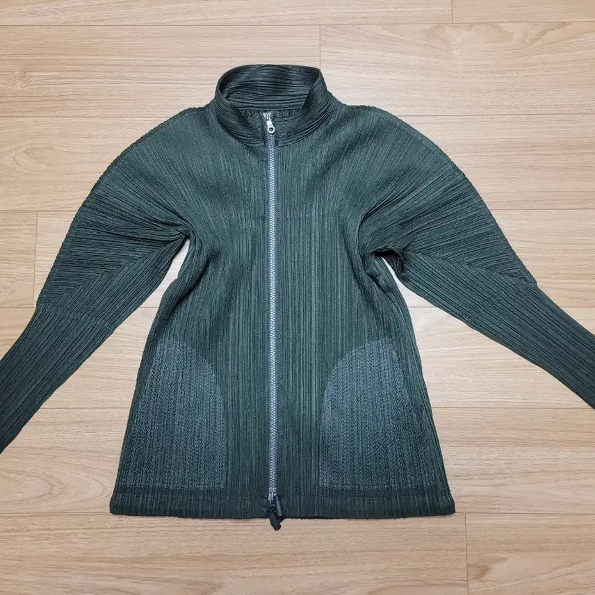 [BUNJANG] Issey Miyake Pleats Please Green Zip-up Jacket Top / 이세이미야케 플리츠플리즈 재킷 고급스러운 집업 자켓 가디건 탑