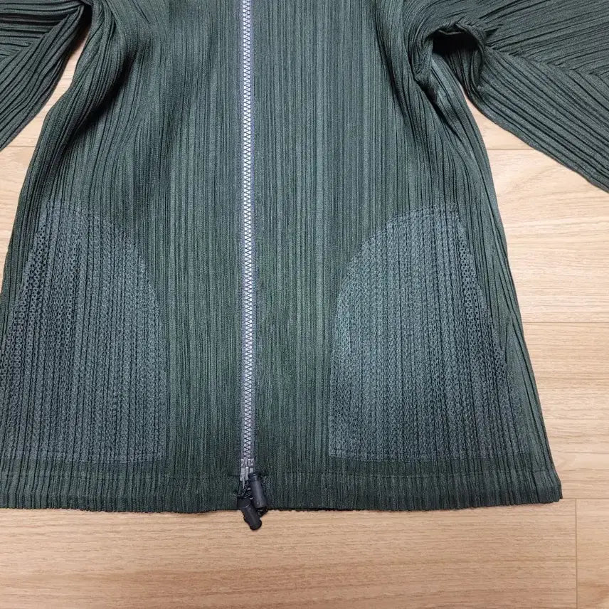 [BUNJANG] Issey Miyake Pleats Please Green Zip-up Jacket Top / 이세이미야케 플리츠플리즈 재킷 고급스러운 집업 자켓 가디건 탑
