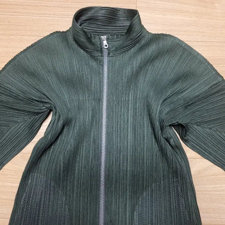[BUNJANG] Issey Miyake Pleats Please Green Zip-up Jacket Top / 이세이미야케 플리츠플리즈 재킷 고급스러운 집업 자켓 가디건 탑