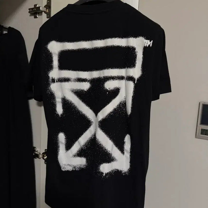 [BUNJANG] Off-White Spray T-Shirt / 오프화이트 스프레이 반팔