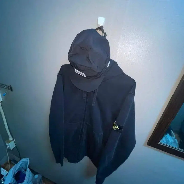 [BUNJANG] Stone Island Black Hooded Zip-Up / 스톤아일랜드 블랙 후드집업 XXL