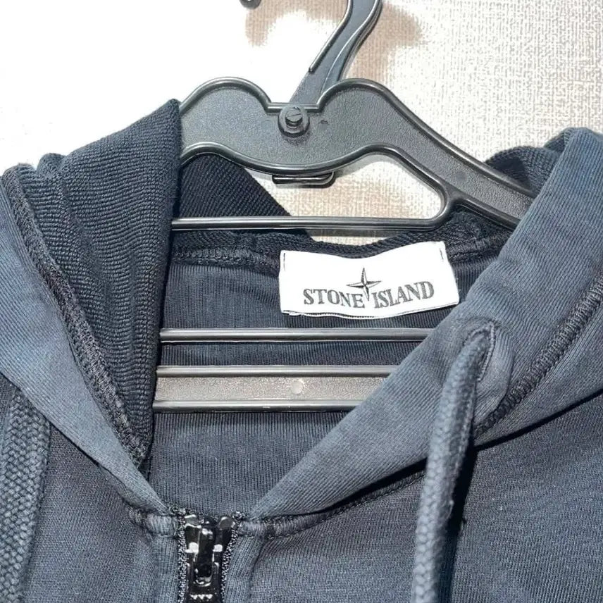 [BUNJANG] Stone Island Black Hooded Zip-Up / 스톤아일랜드 블랙 후드집업 XXL
