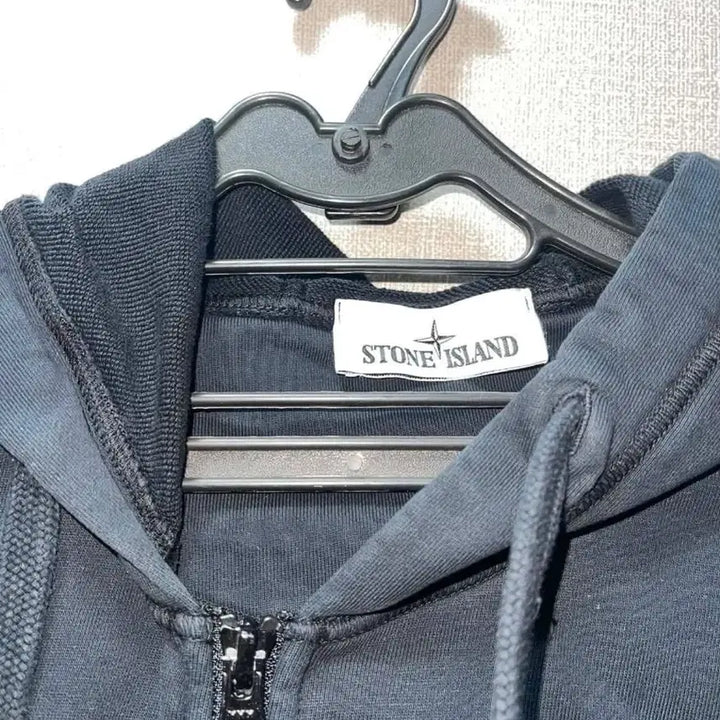 [BUNJANG] Stone Island Black Hooded Zip-Up / 스톤아일랜드 블랙 후드집업 XXL