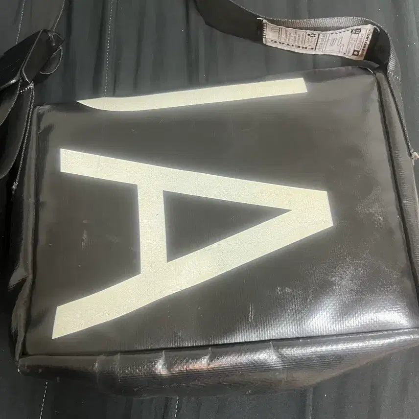 [BUNJANG] Freitag R501 Lassi Crossbody Bag Black / 프라이탁 블랙 라씨