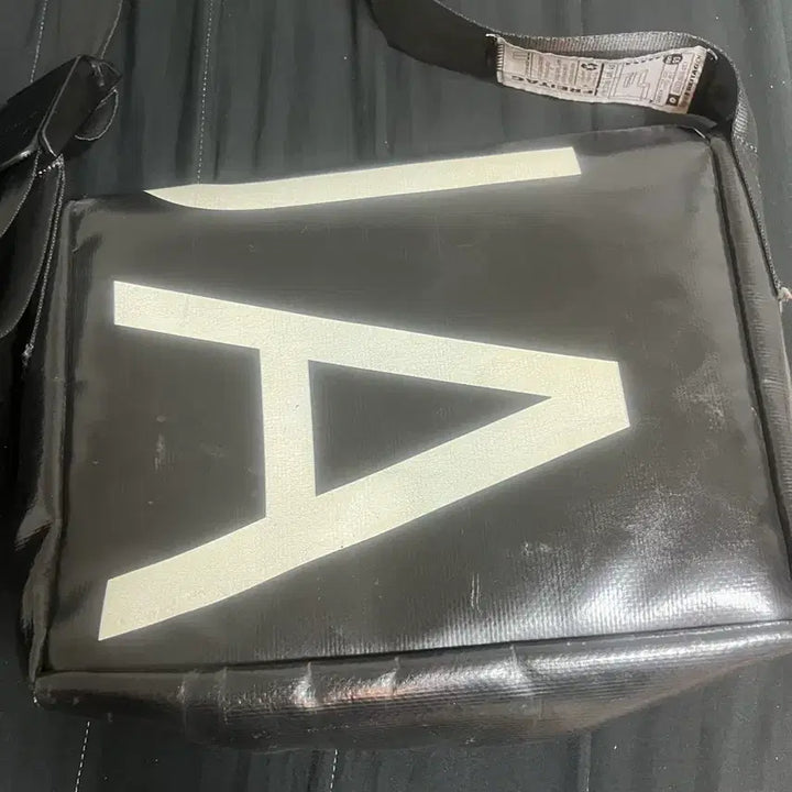 [BUNJANG] Freitag R501 Lassi Crossbody Bag Black / 프라이탁 블랙 라씨