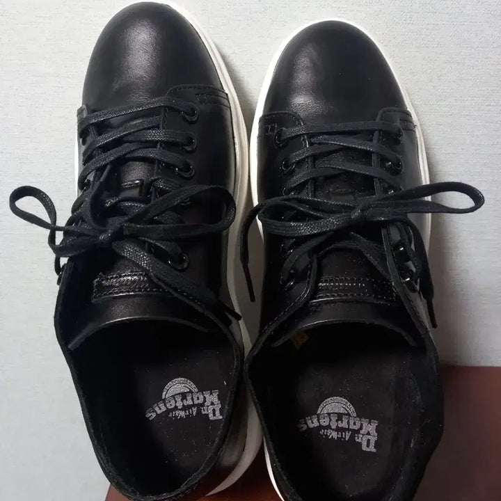[BUNJANG] Dr. Martens Dante Sneakers Black/White UK 6 (250mm) New / 닥터마틴 단테 스니커즈 UK6 (250) 새상품