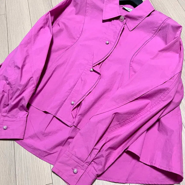 [BUNJANG] O2nd A-Line Ruffle Blouse / 23년 한섬 오즈세컨 O2nd 바스락 코튼 A라인 프릴 블라우스 셔츠핑크