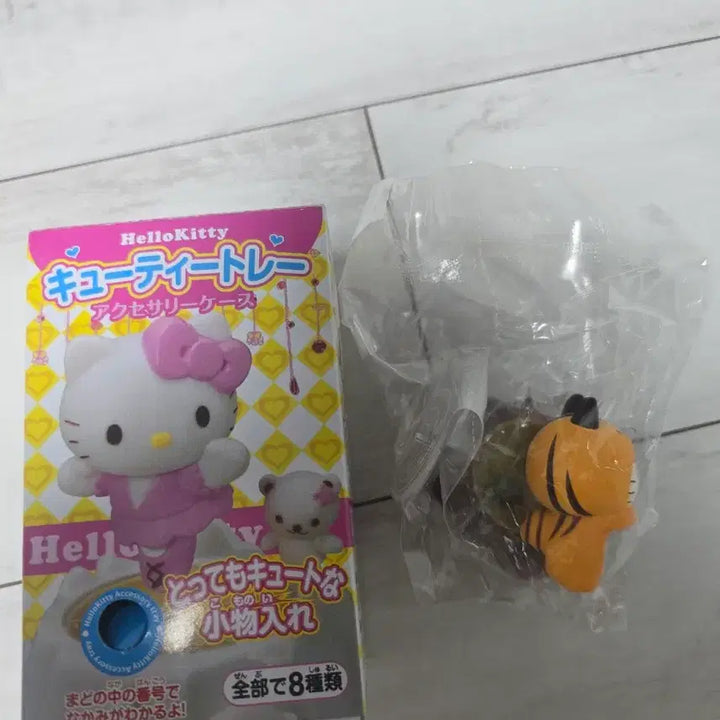 [BUNJANG] Hello Kitty Bathroom Random Figure / 08년도 고전 헬로키티 바스룸 랜덤 피규어