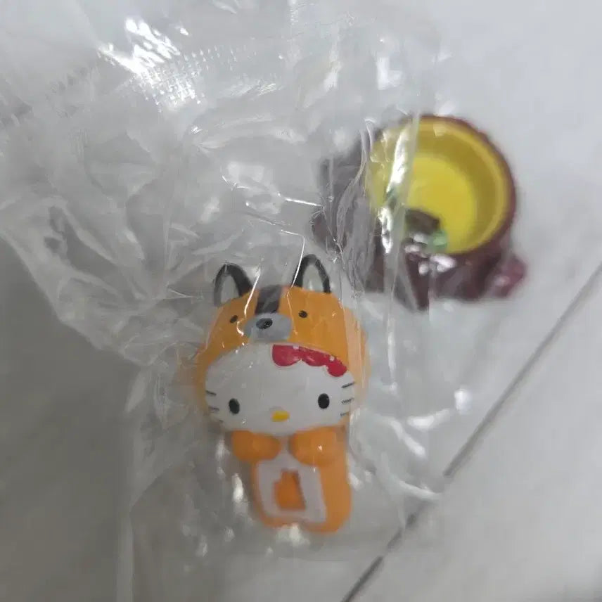 [BUNJANG] Hello Kitty Bathroom Random Figure / 08년도 고전 헬로키티 바스룸 랜덤 피규어