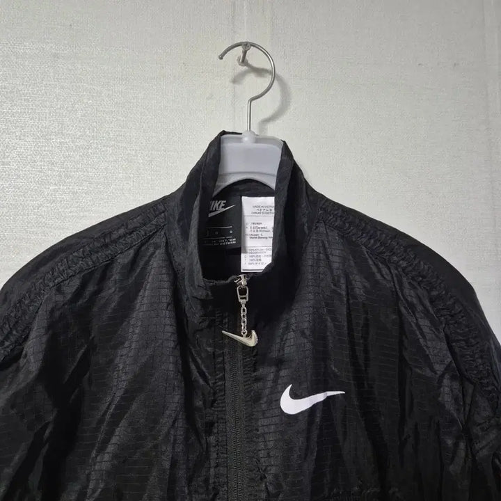 [SOLD OUT] 나이키 블랙 크롭 바람막이 자켓
