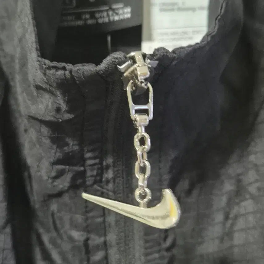 [SOLD OUT] 나이키 블랙 크롭 바람막이 자켓