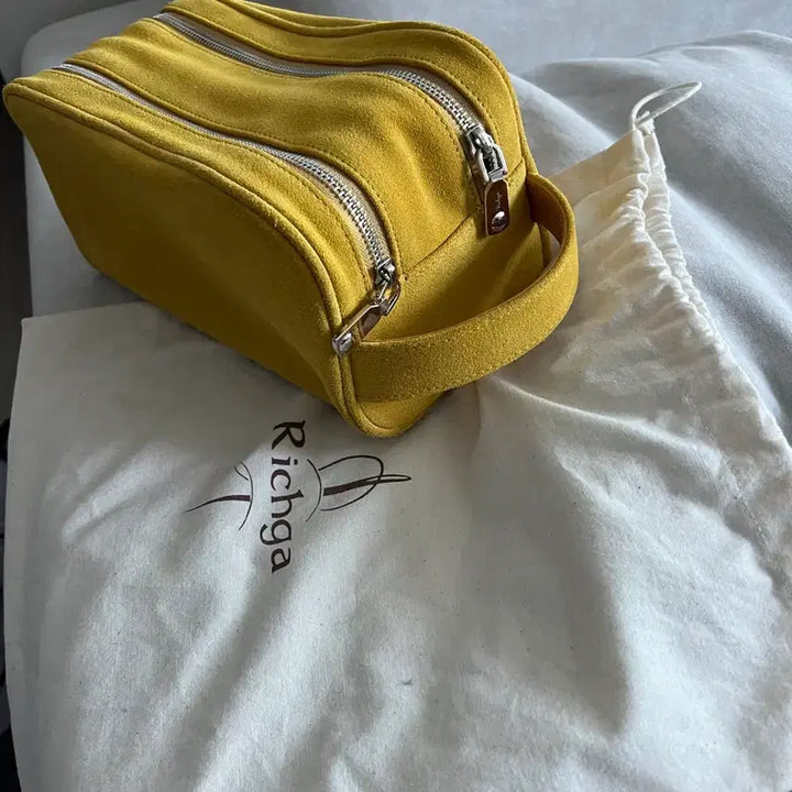 [BUNJANG] Richy Mustard Clutch / 리치가 클러치