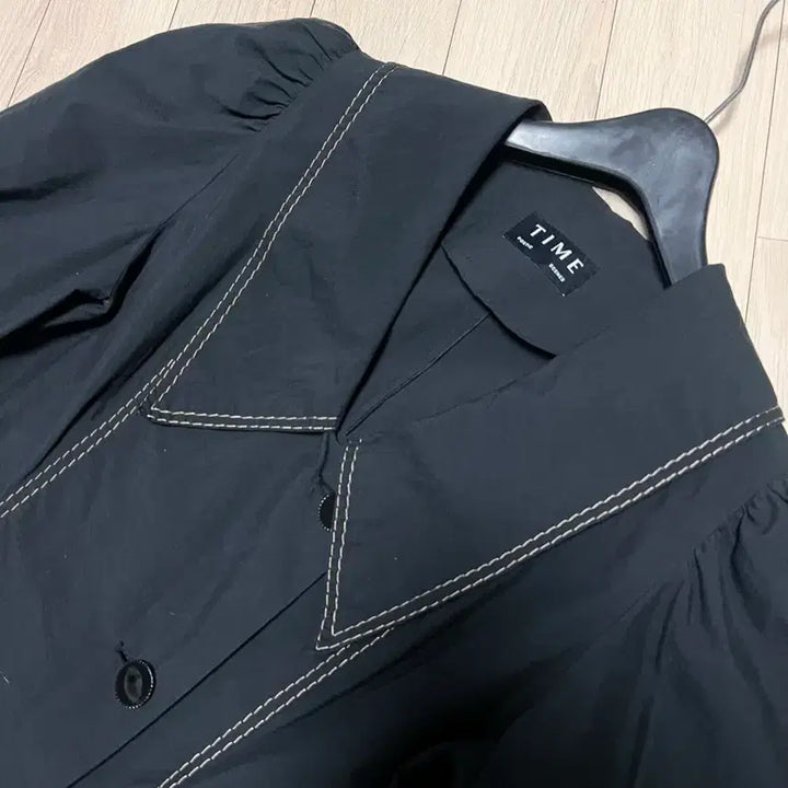 [BUNJANG] Time Big Collar Puff Sleeve Dress / 21년 한섬 타임 TIME 빅카라 바스락 퍼프 원피스 스티치반팔5부블랙