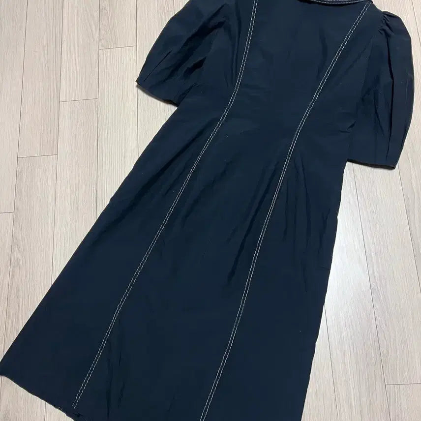 [BUNJANG] Time Big Collar Puff Sleeve Dress / 21년 한섬 타임 TIME 빅카라 바스락 퍼프 원피스 스티치반팔5부블랙