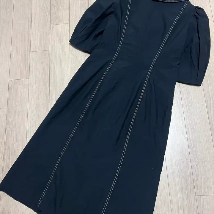[BUNJANG] Time Big Collar Puff Sleeve Dress / 21년 한섬 타임 TIME 빅카라 바스락 퍼프 원피스 스티치반팔5부블랙