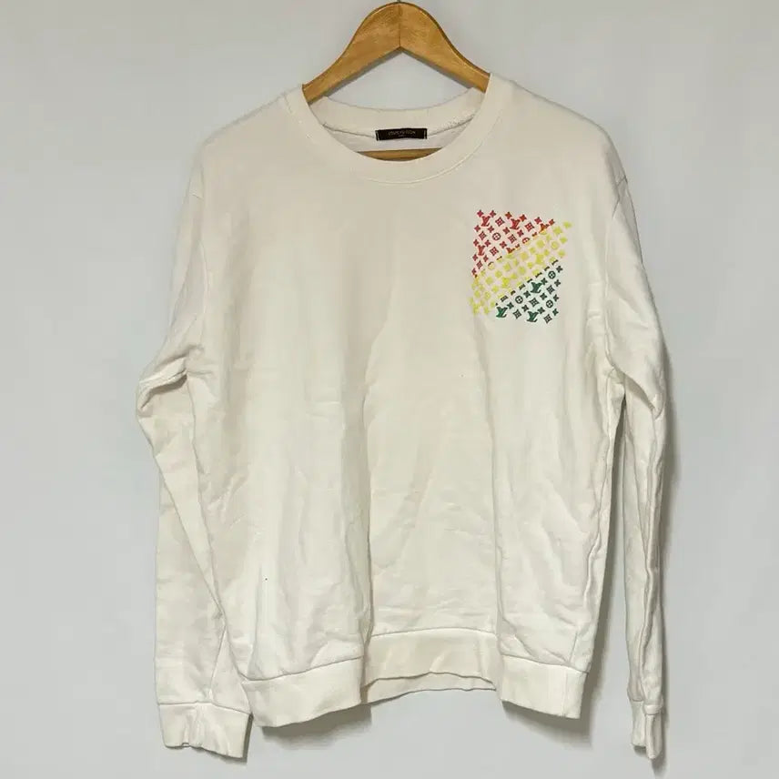 [SOLD OUT] 루이비통 모노그램 자수 맨투맨 화이트