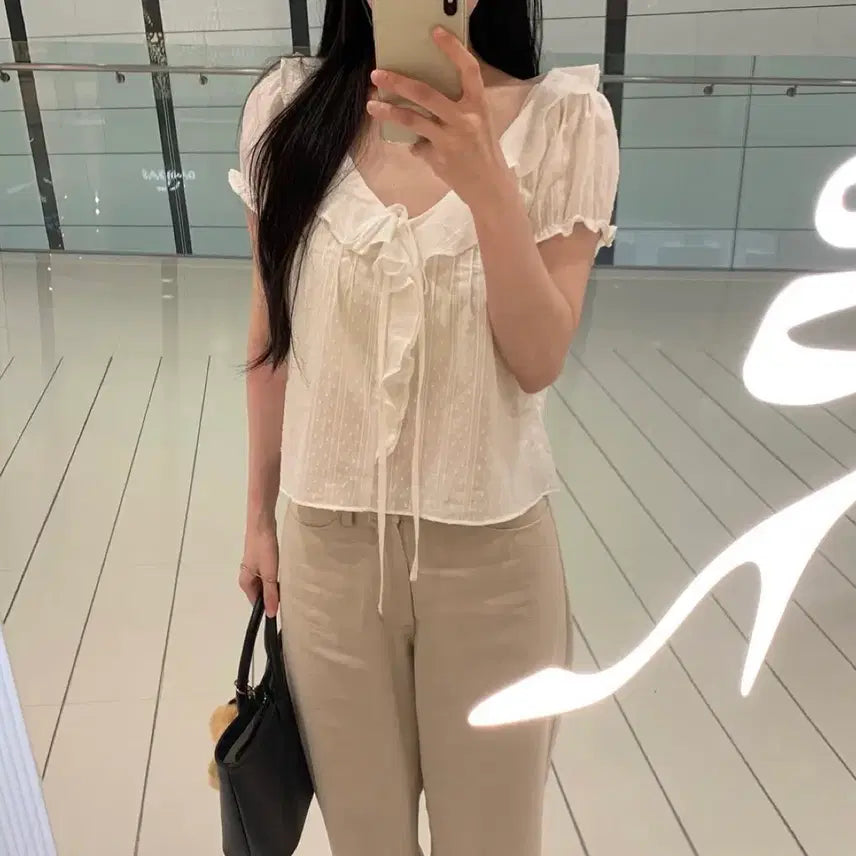 [SOLD OUT] 유솝 Jane ruffle blouse