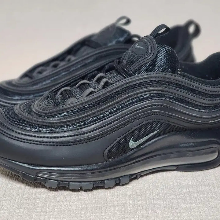 [BUNJANG] Nike Air Max 97 Black Sneakers / 나이키 에어맥스 97 블랙 250mm