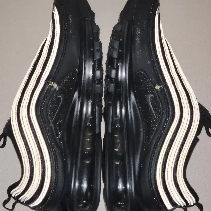 [BUNJANG] Nike Air Max 97 Black Sneakers / 나이키 에어맥스 97 블랙 250mm