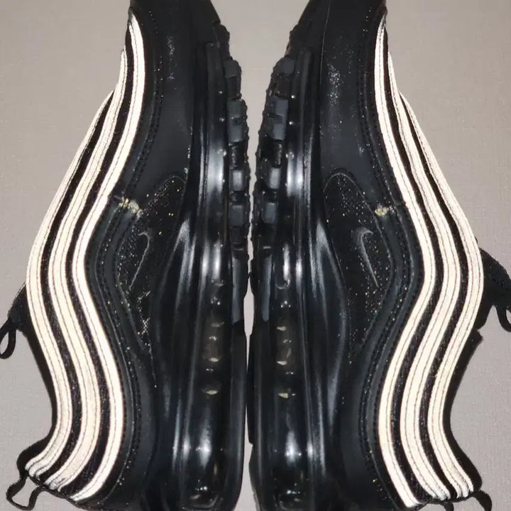 [BUNJANG] Nike Air Max 97 Black Sneakers / 나이키 에어맥스 97 블랙 250mm