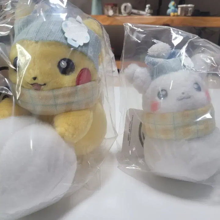 [BUNJANG] Pokemon Snow Play Pikachu Snowman Plush Set / 포켓몬스터 눈놀이 눈사람 피카츄 인형 세트