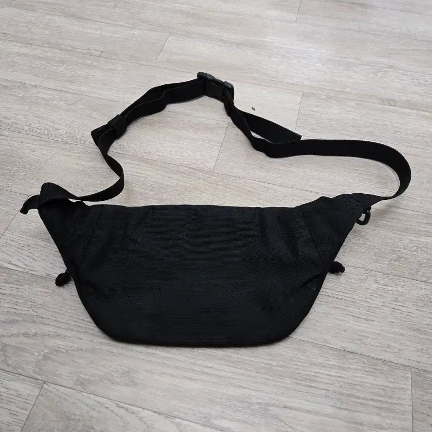 [BUNJANG] National Chest Crossbody Bag / 내셔널가슴크로스