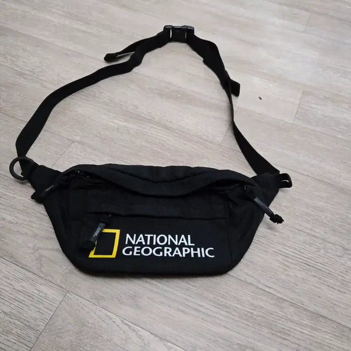 [BUNJANG] National Chest Crossbody Bag / 내셔널가슴크로스