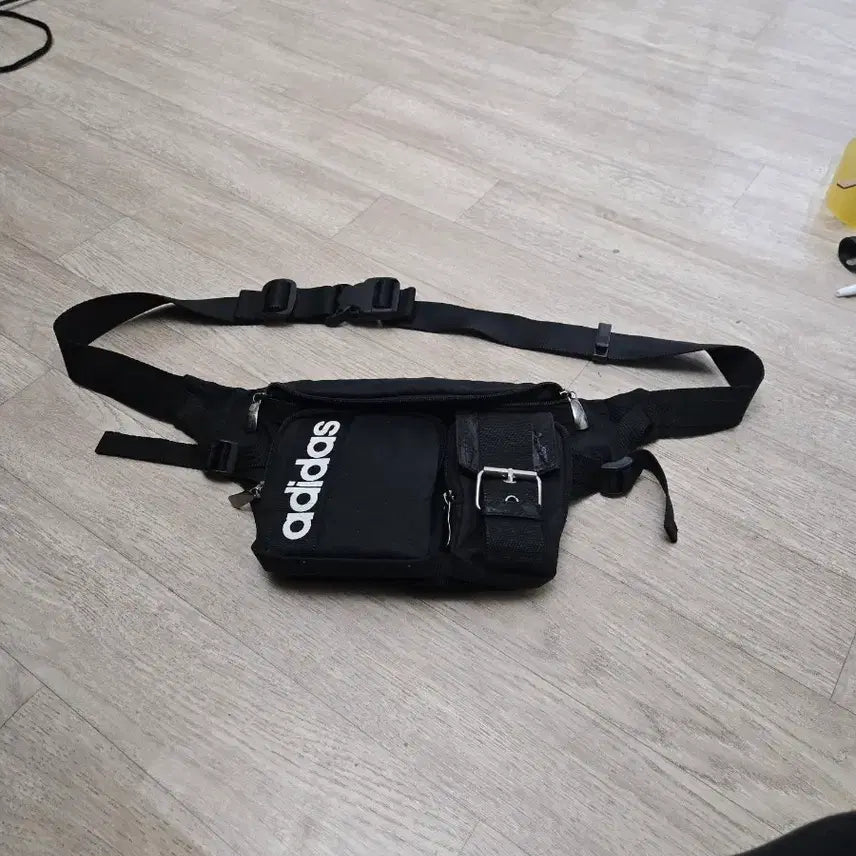 [BUNJANG] Adidas Crossbody Bag / 아디다스가슴크로스
