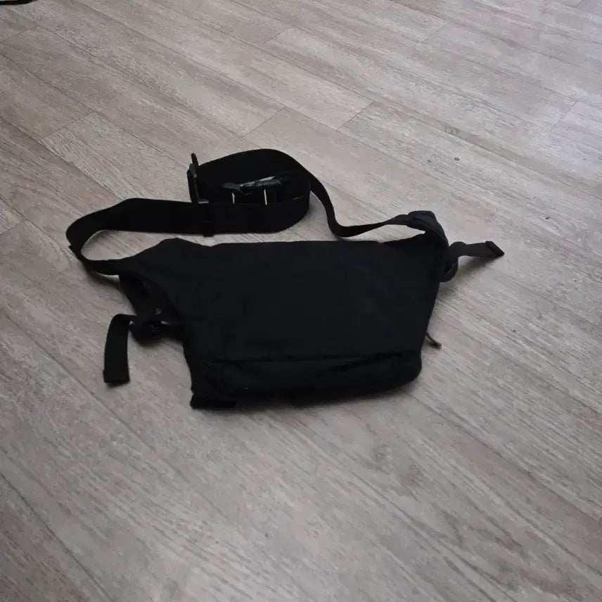 [BUNJANG] Adidas Crossbody Bag / 아디다스가슴크로스