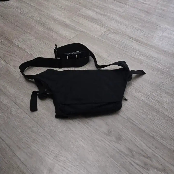 [BUNJANG] Adidas Crossbody Bag / 아디다스가슴크로스