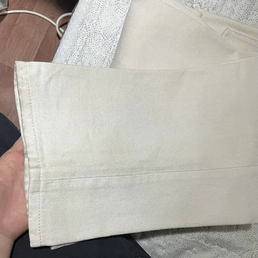 [BUNJANG] Musinsa Loose Straight 28 Cream Jeans / 무신사 루즈 스트레이트 28 크림진 무탠다드 스탠다드
