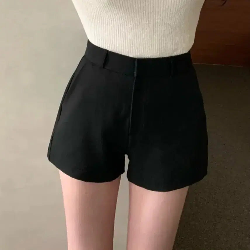 [BUNJANG] Avely Black Volume Shorts / 에이블리 반바지 블랙 골반 볼륨 새상품