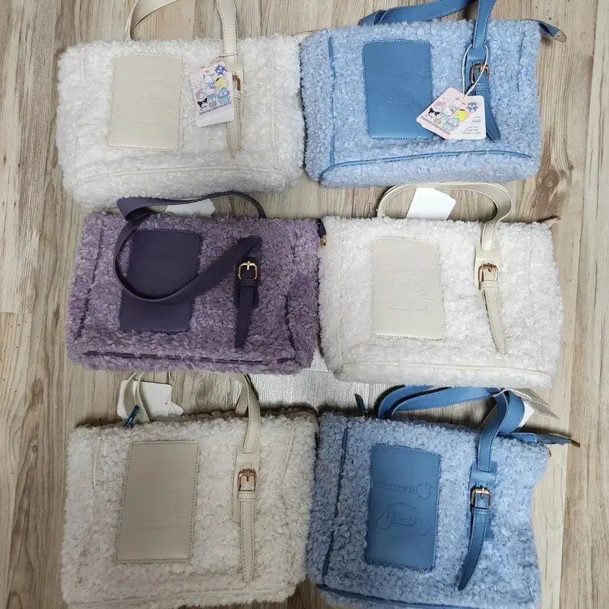[BUNJANG] Sanrio Character Faux Shearling Shoulder Bag / 산리오 캐릭터 뽀글이 숄더백