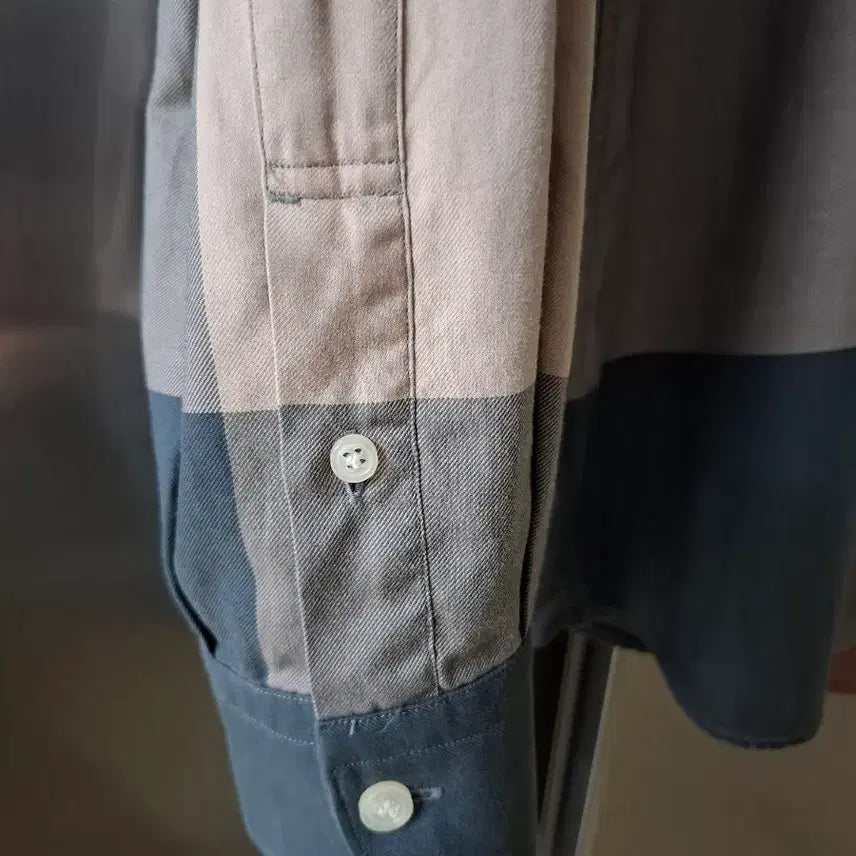 [SOLD OUT] 닥스 체크 패턴 긴팔 셔츠