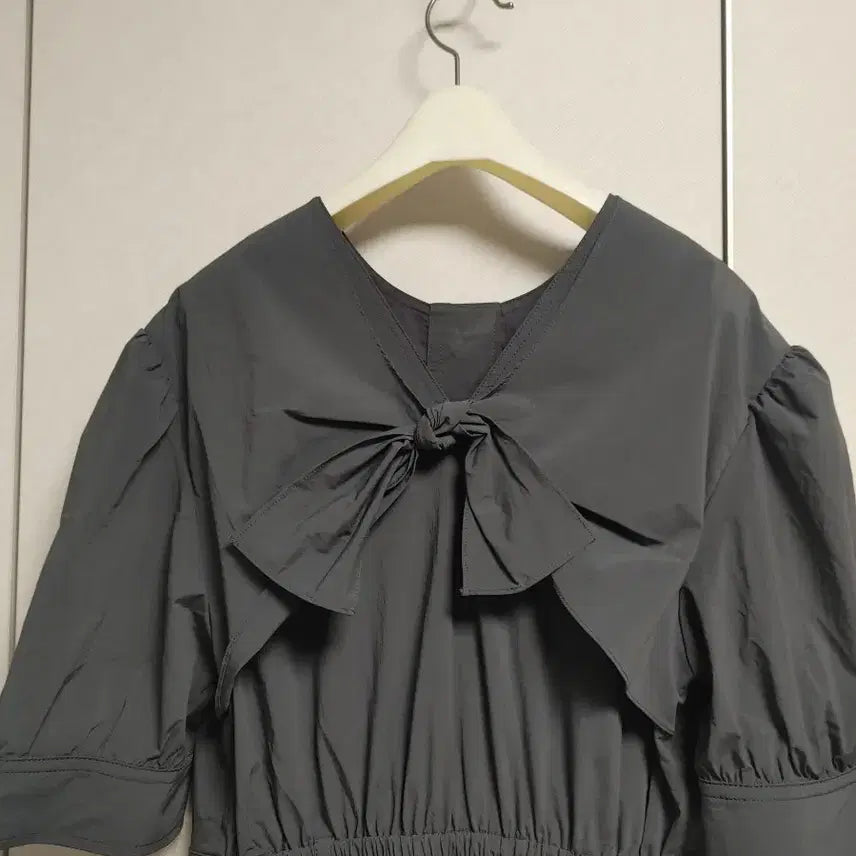 [BUNJANG] Lucky Chouette Back Ribbon Jumpsuit / 럭키슈에뜨 백리본 점프슈트