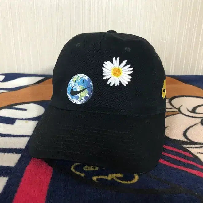 [BUNJANG] Nike PEACEMINUSONE Smile Daisy Heritage86 Ball Cap / 나이키 피마원 스마일 데이지 헤리티지86 볼캡/모자