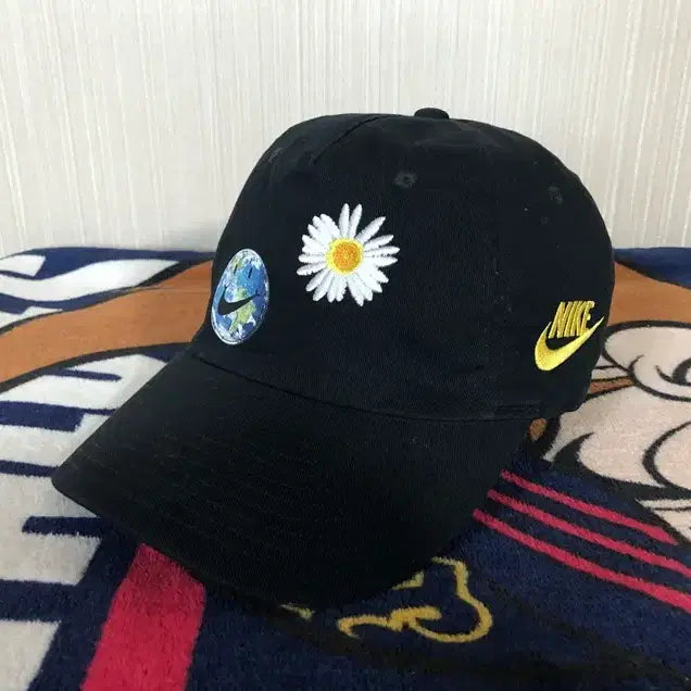 [BUNJANG] Nike PEACEMINUSONE Smile Daisy Heritage86 Ball Cap / 나이키 피마원 스마일 데이지 헤리티지86 볼캡/모자