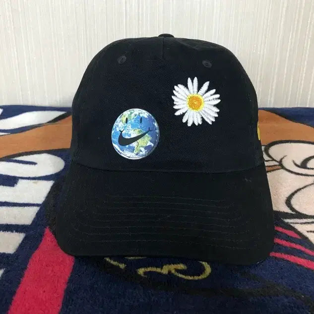 [BUNJANG] Nike PEACEMINUSONE Smile Daisy Heritage86 Ball Cap / 나이키 피마원 스마일 데이지 헤리티지86 볼캡/모자