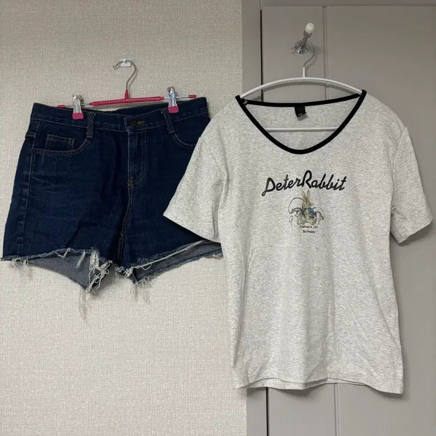 [BUNJANG] Peter Rabbit T-shirt &amp; Denim Shorts Set / 피터래빗 반팔티 &amp; 데님 숏팬츠 세트