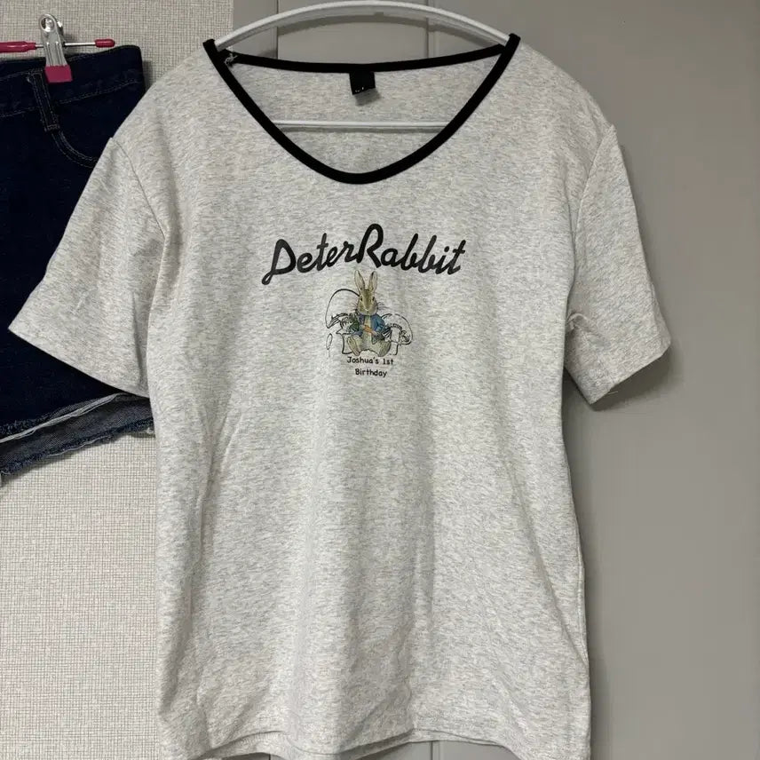 [BUNJANG] Peter Rabbit T-shirt &amp; Denim Shorts Set / 피터래빗 반팔티 &amp; 데님 숏팬츠 세트
