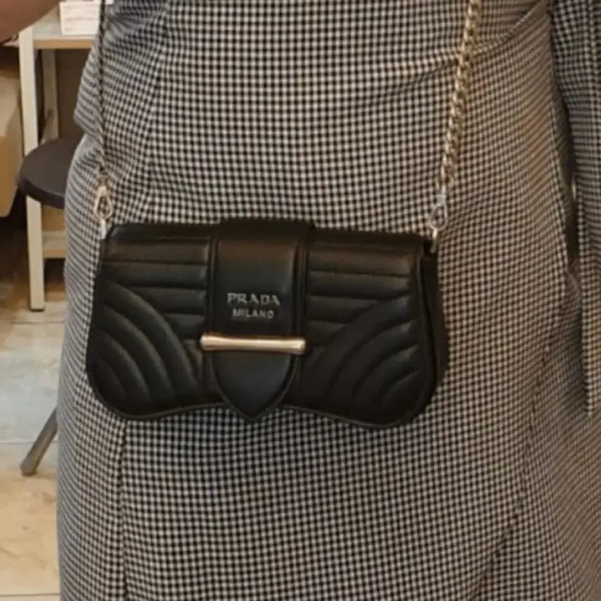 [SOLD OUT] 프라다 다이어그램 체인백