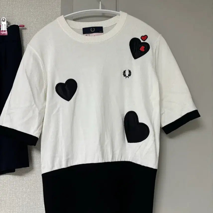 [BUNJANG] Fred Perry x Amy Winehouse Short Sleeve Knit Top / (새제품) 프레디페리 x AMY WINEHOUSE 반팔니트