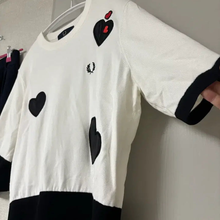 [BUNJANG] Fred Perry x Amy Winehouse Short Sleeve Knit Top / (새제품) 프레디페리 x AMY WINEHOUSE 반팔니트